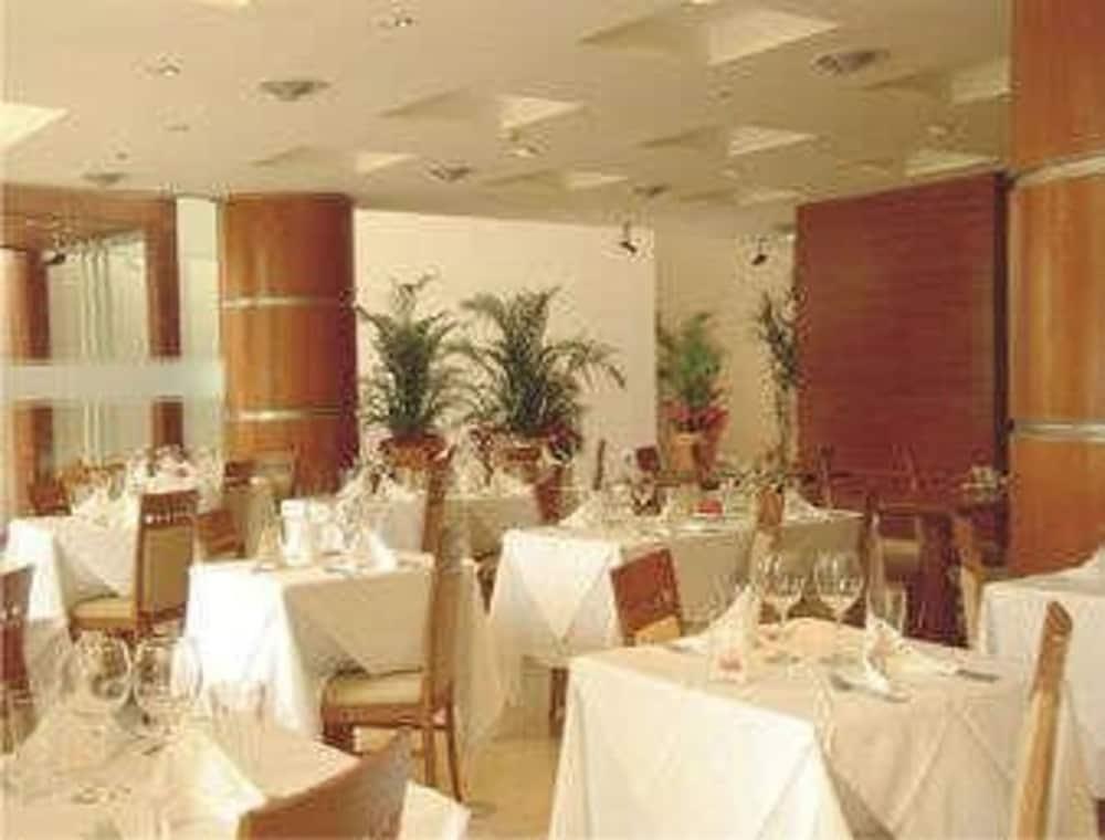 Howard Johnson Villa Maria Hotel Y Casino Restoran foto