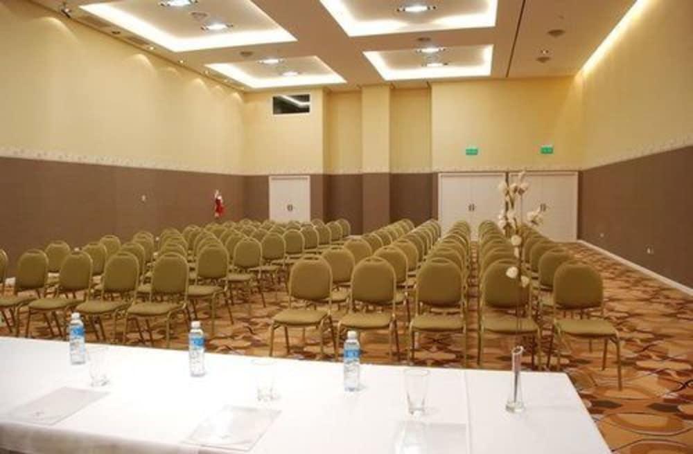 Howard Johnson Villa Maria Hotel Y Casino Bagian luar foto