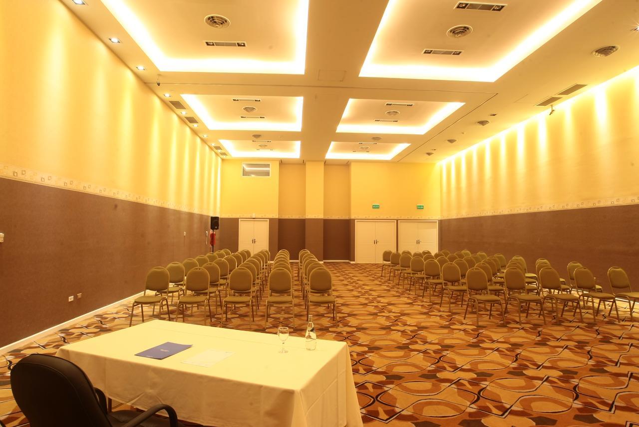 Howard Johnson Villa Maria Hotel Y Casino Bagian luar foto